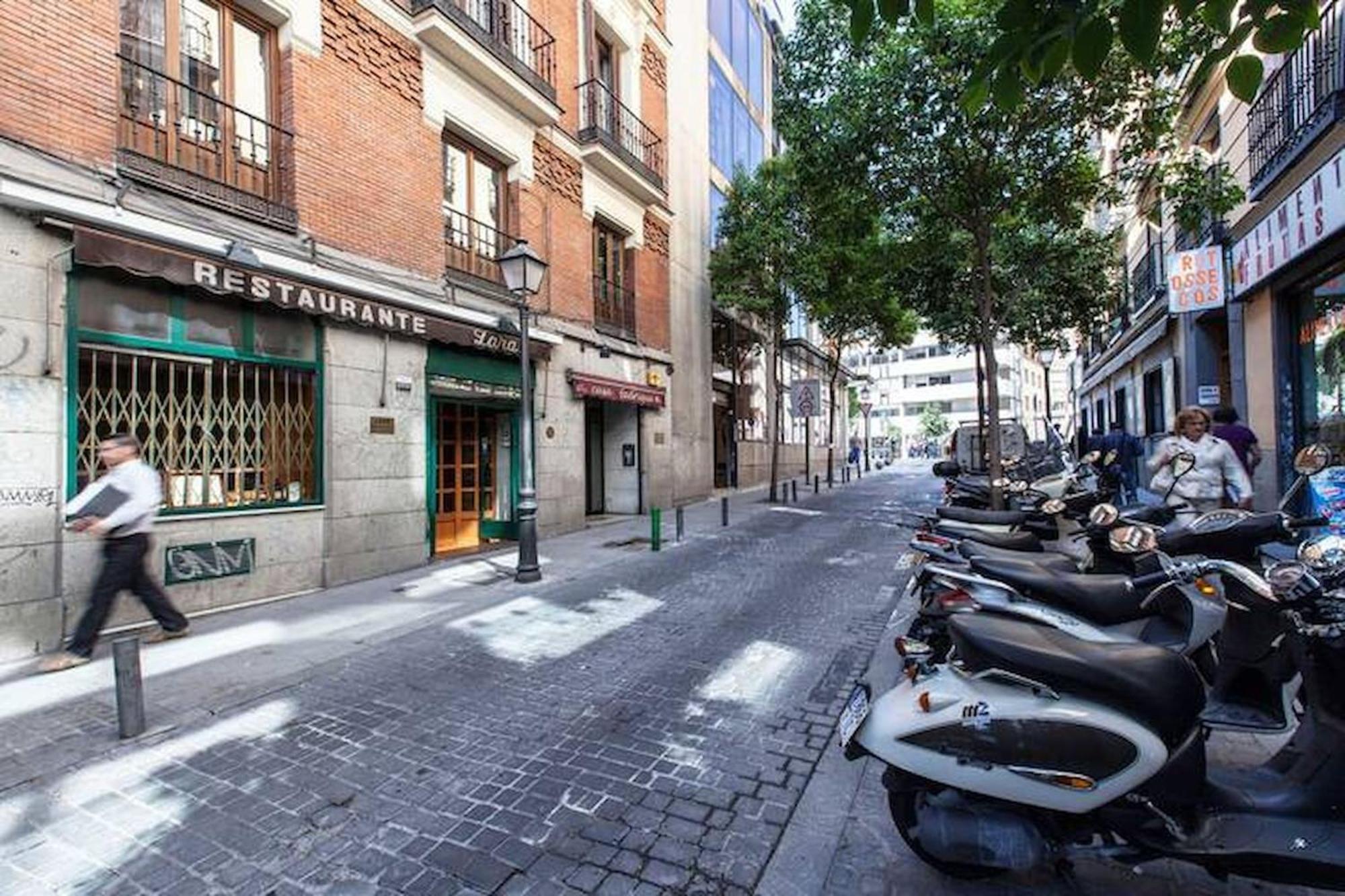 Apartamentos Day Madrid San Antonio Centro Gran Via Sol Malasana Bagian luar foto