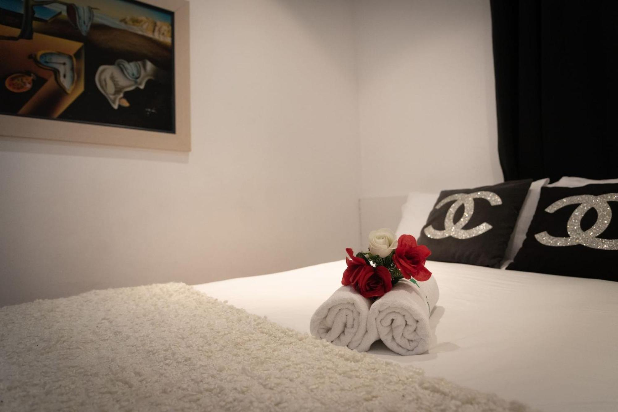 Apartamentos Day Madrid San Antonio Centro Gran Via Sol Malasana Bagian luar foto