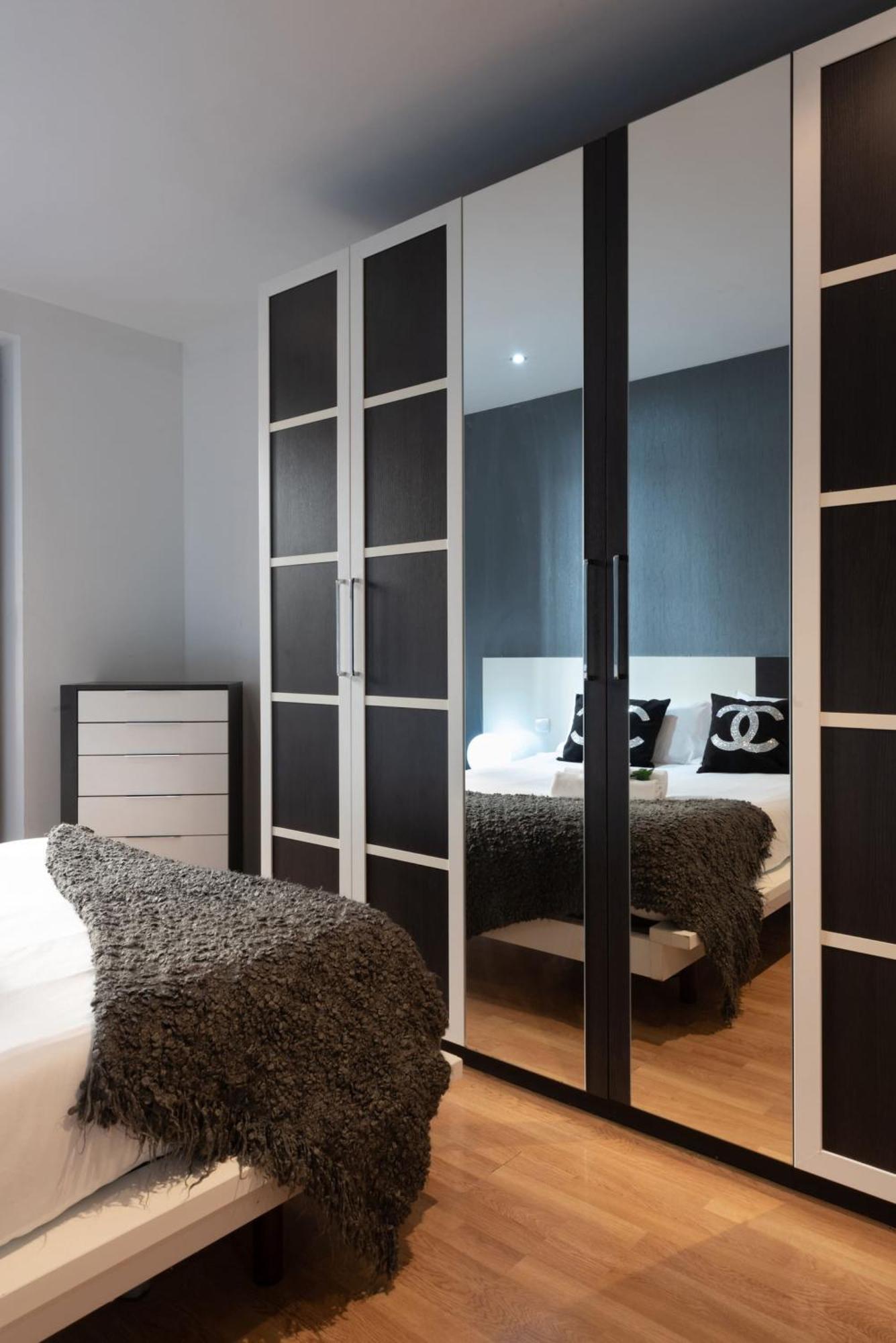 Apartamentos Day Madrid San Antonio Centro Gran Via Sol Malasana Bagian luar foto