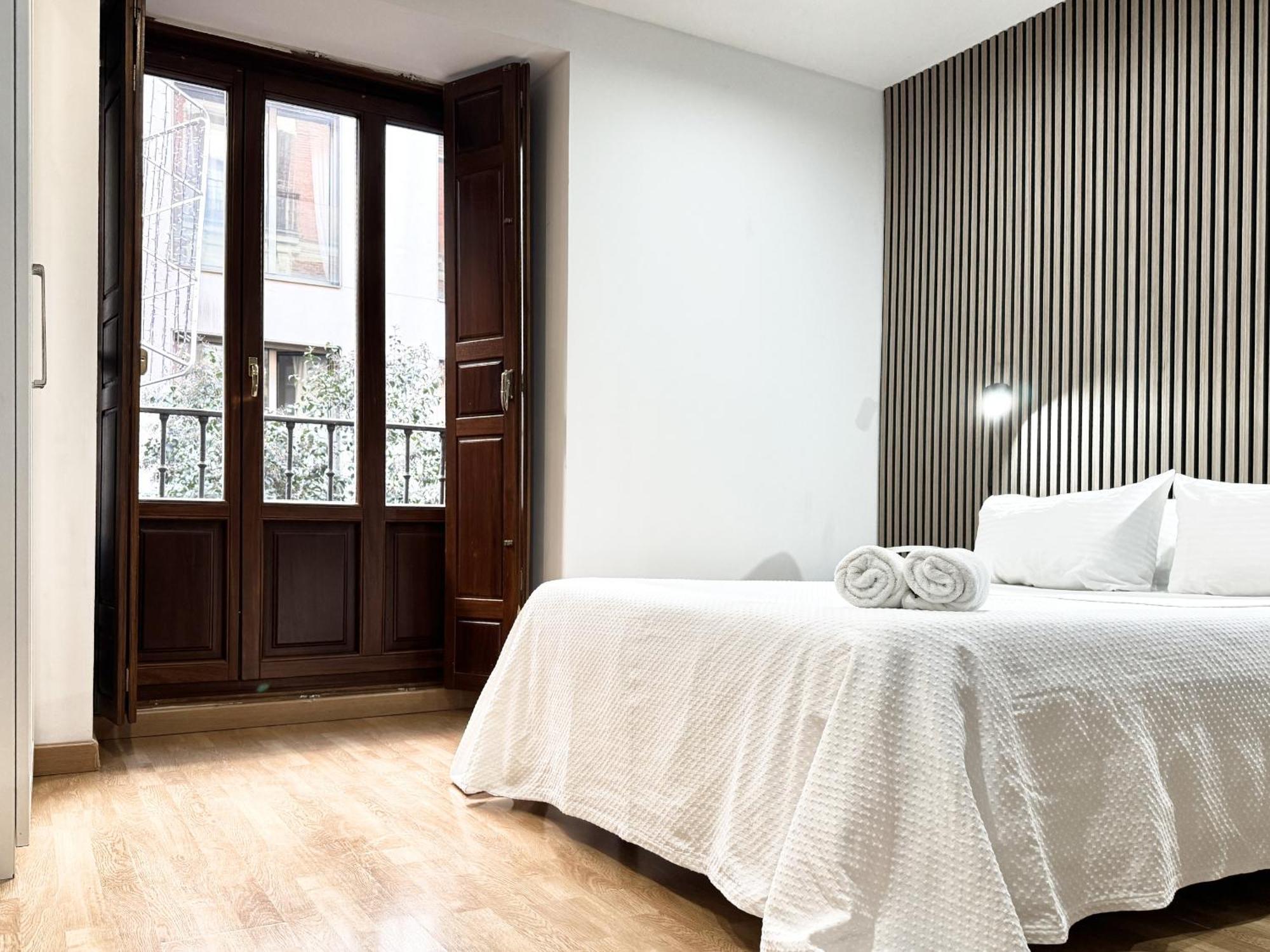 Apartamentos Day Madrid San Antonio Centro Gran Via Sol Malasana Bagian luar foto